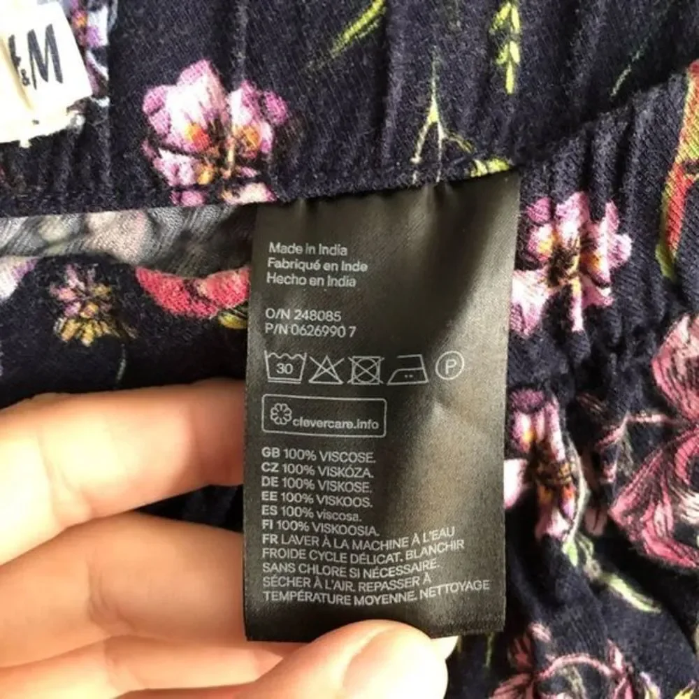 L.o.g.g Size 6 Navy/Floral lightweight ankle length pants - Picture 5 of 5